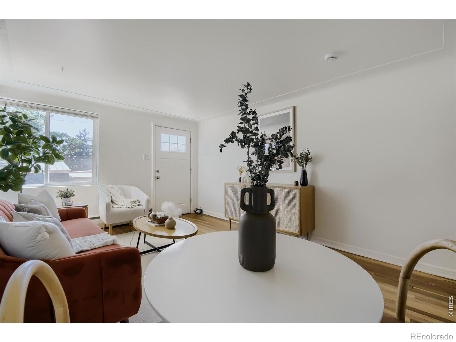 4422 W 11th Avenue