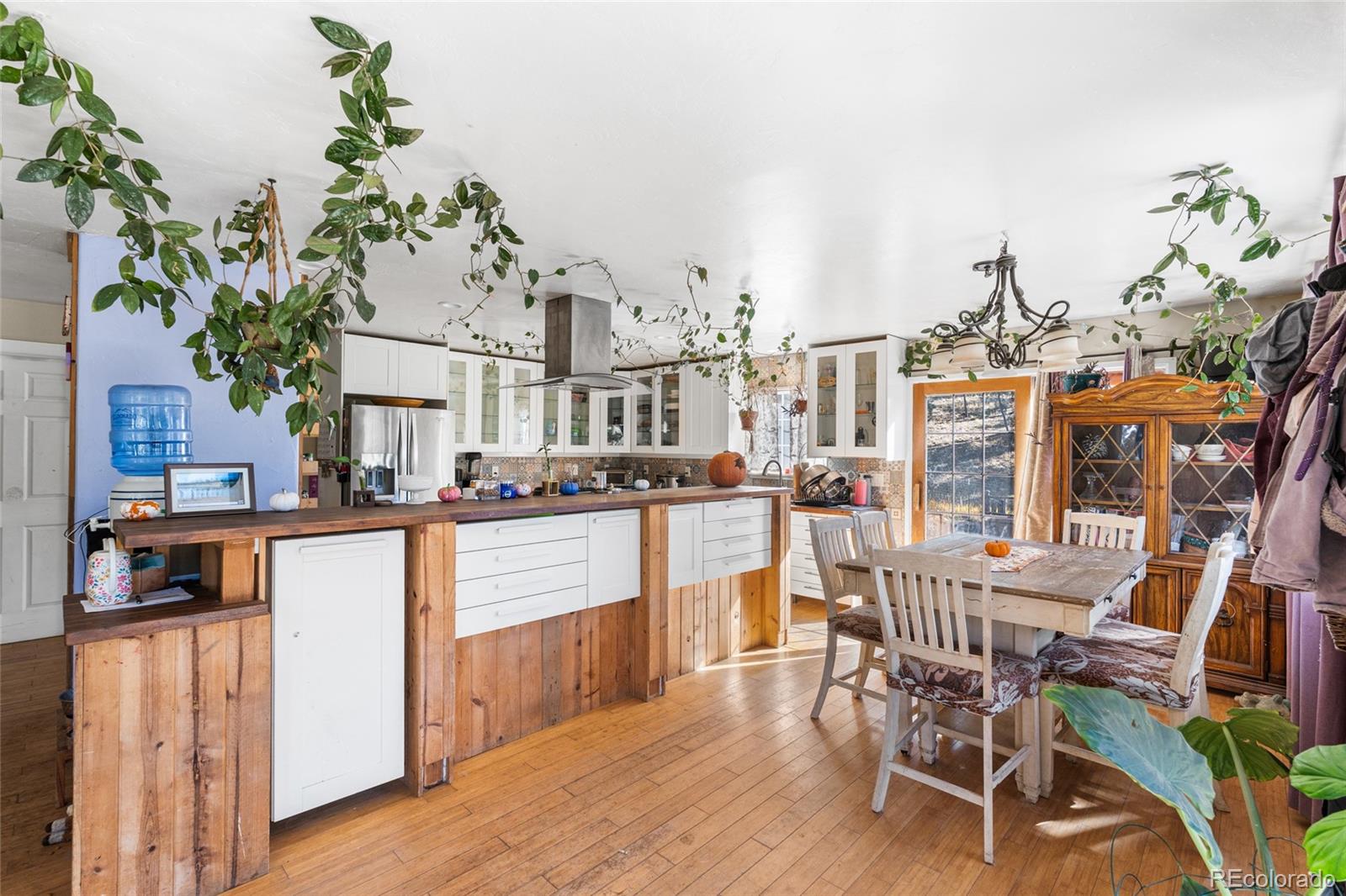 947 Sleepy Hollow Drive