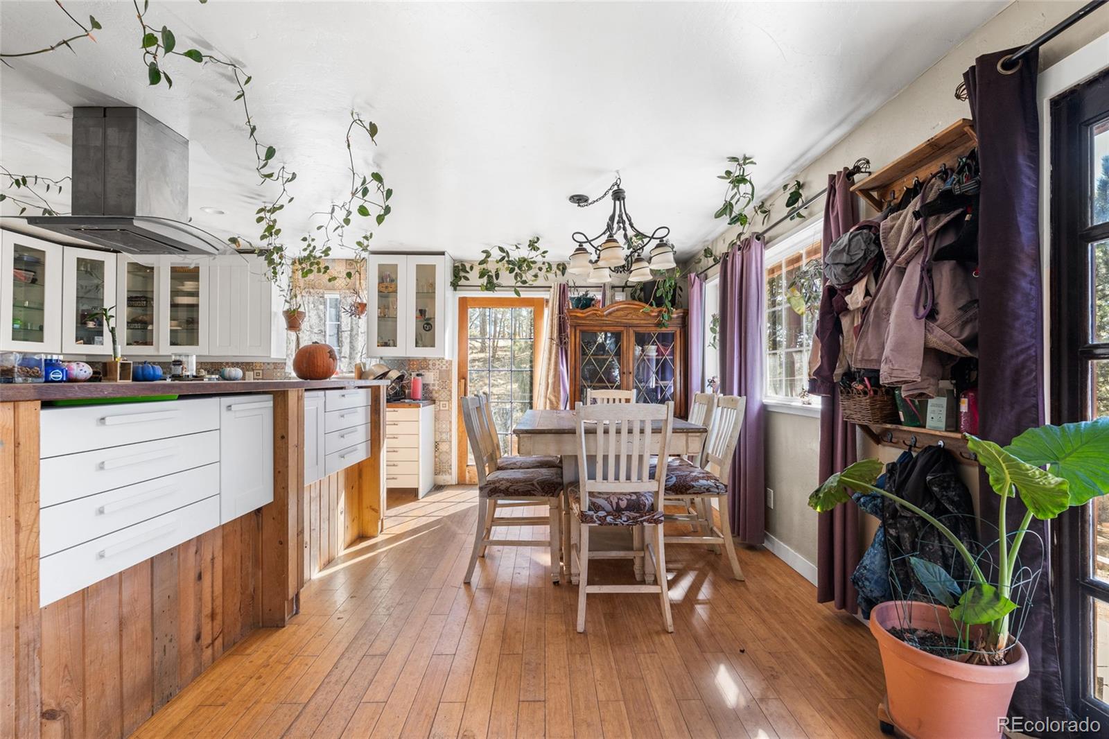 947 Sleepy Hollow Drive