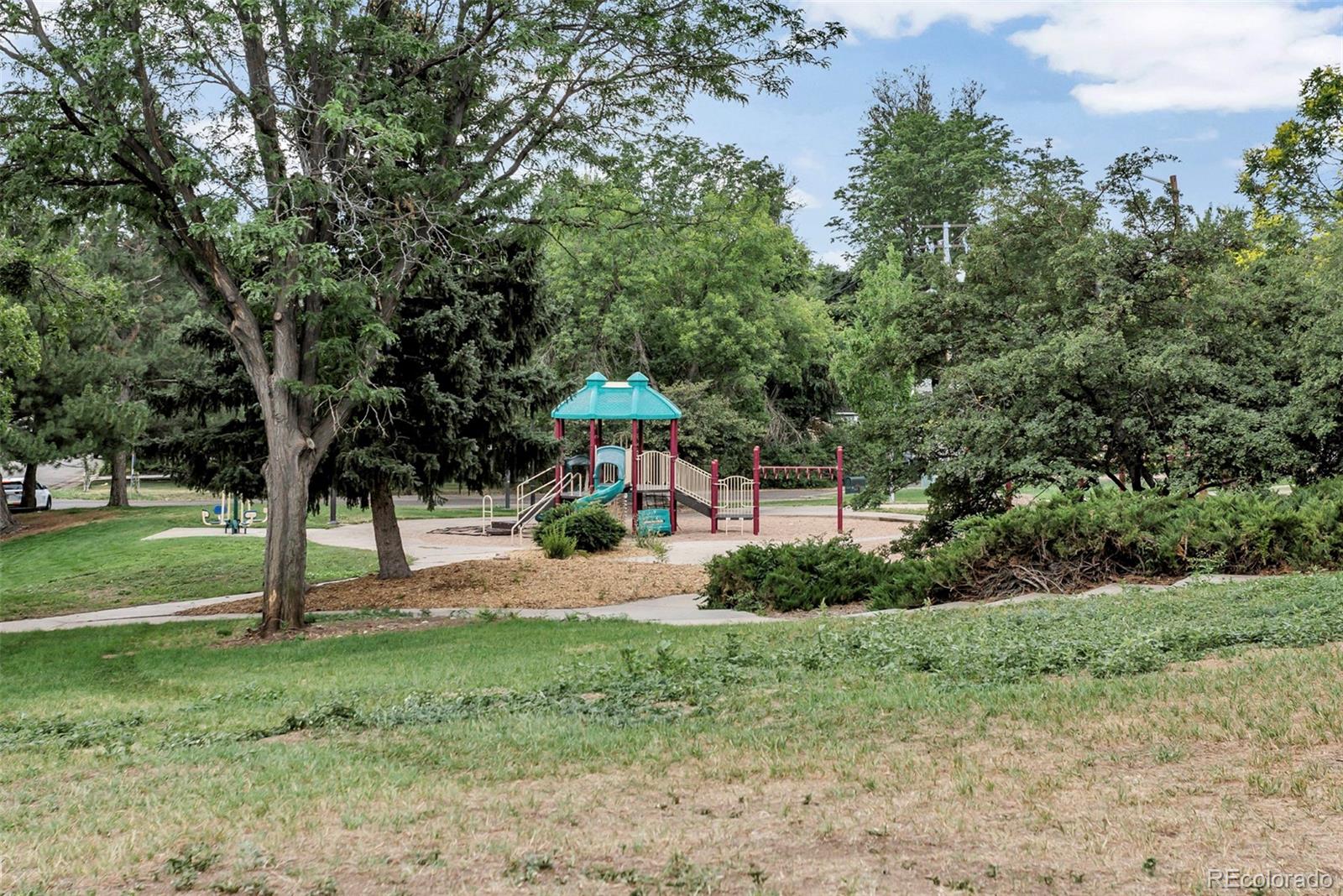 8726 W 54th Place