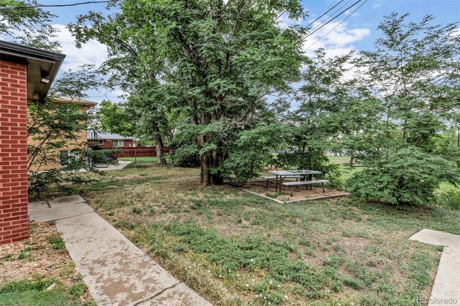 8726 W 54th Place