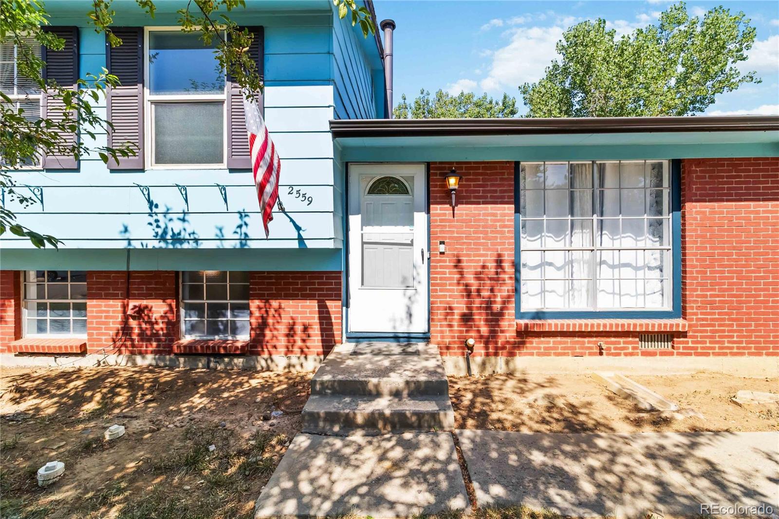 2559 S Kittredge Court