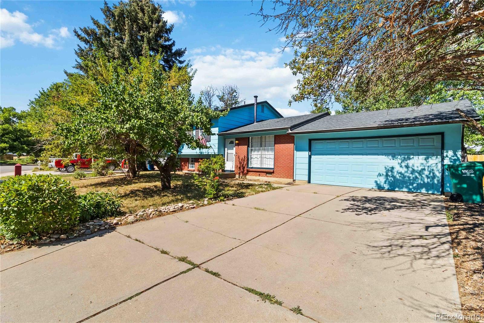 2559 S Kittredge Court