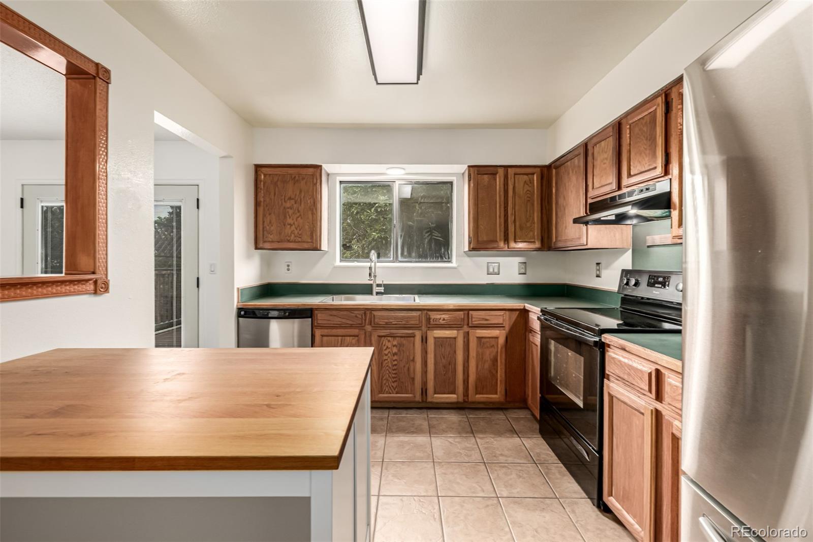 9832 High Street, Thornton, CO, 80229 4 9832 High Street
