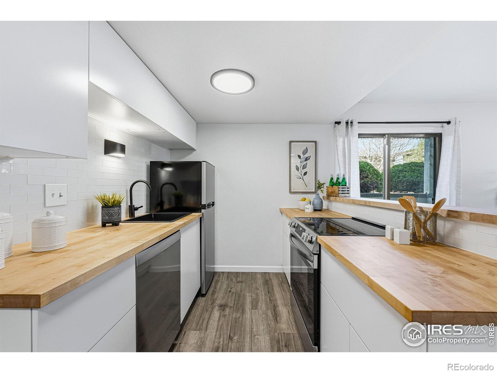 645 Manhattan Place 112