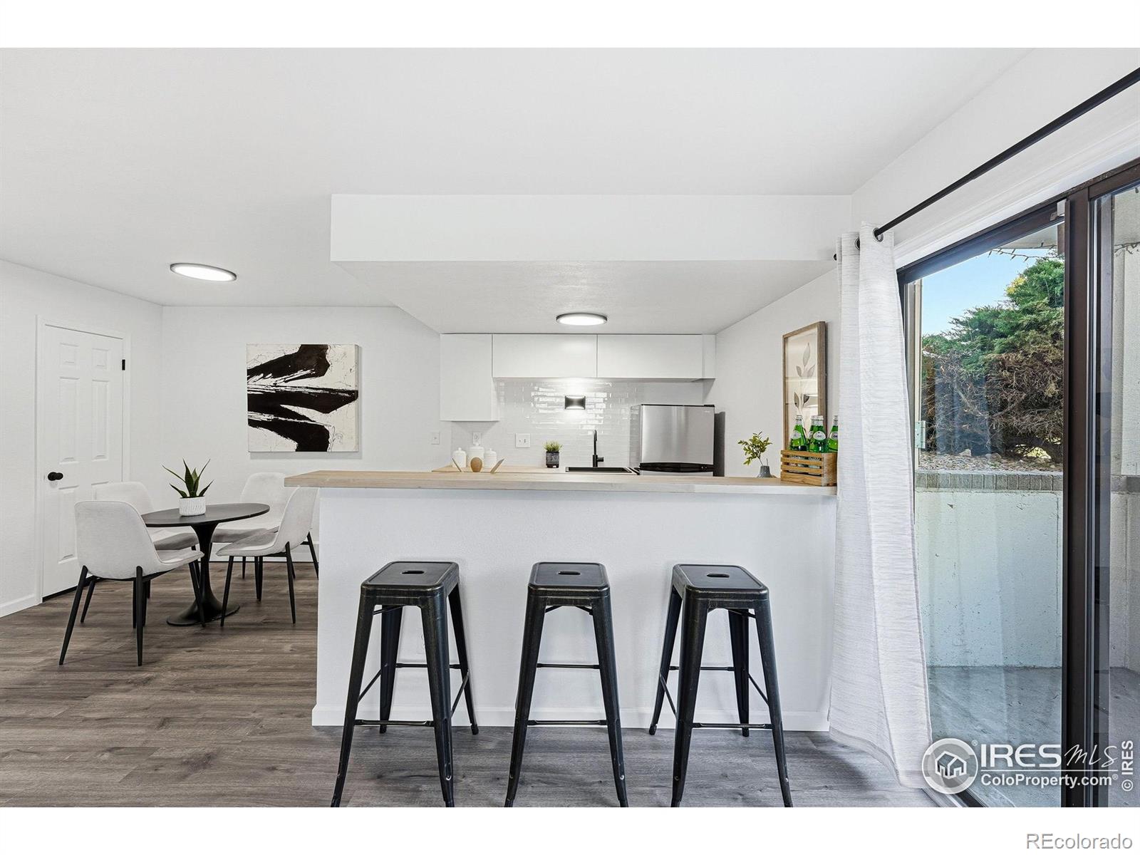 645 Manhattan Place 112