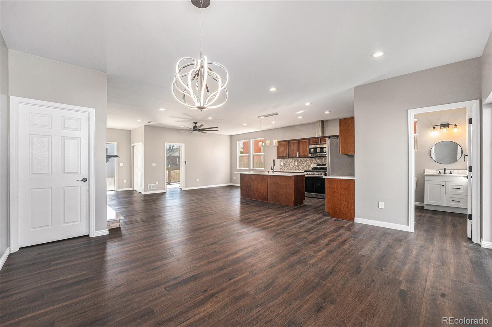 2409 W 38th Avenue