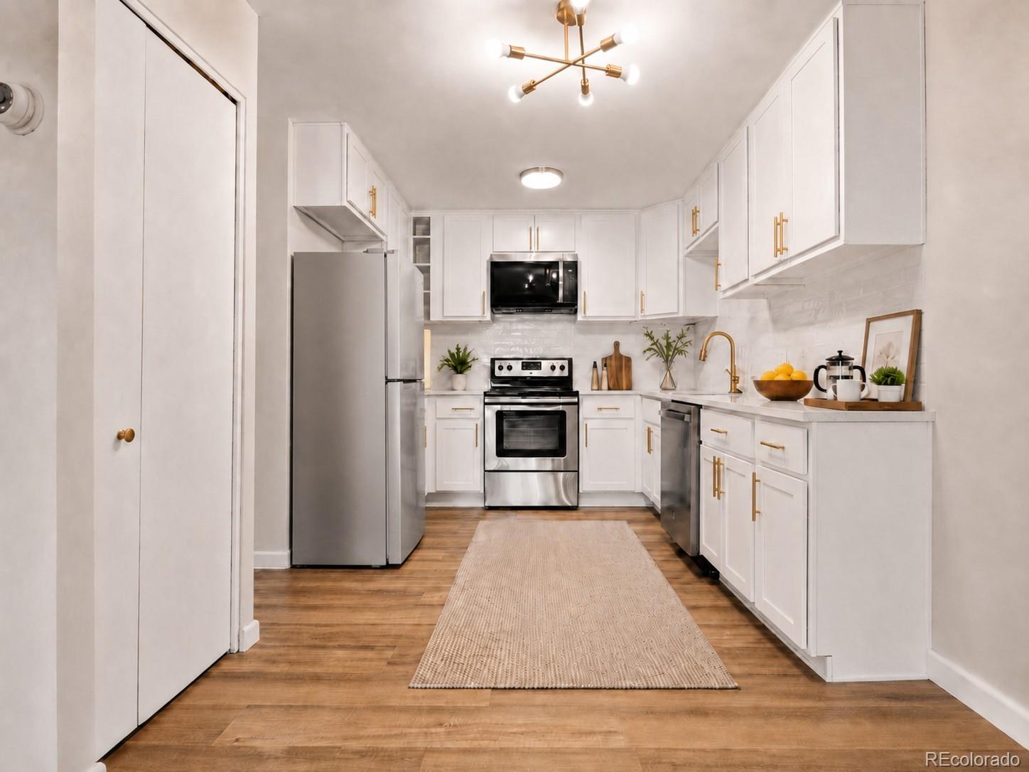 675 S Alton Way 9C