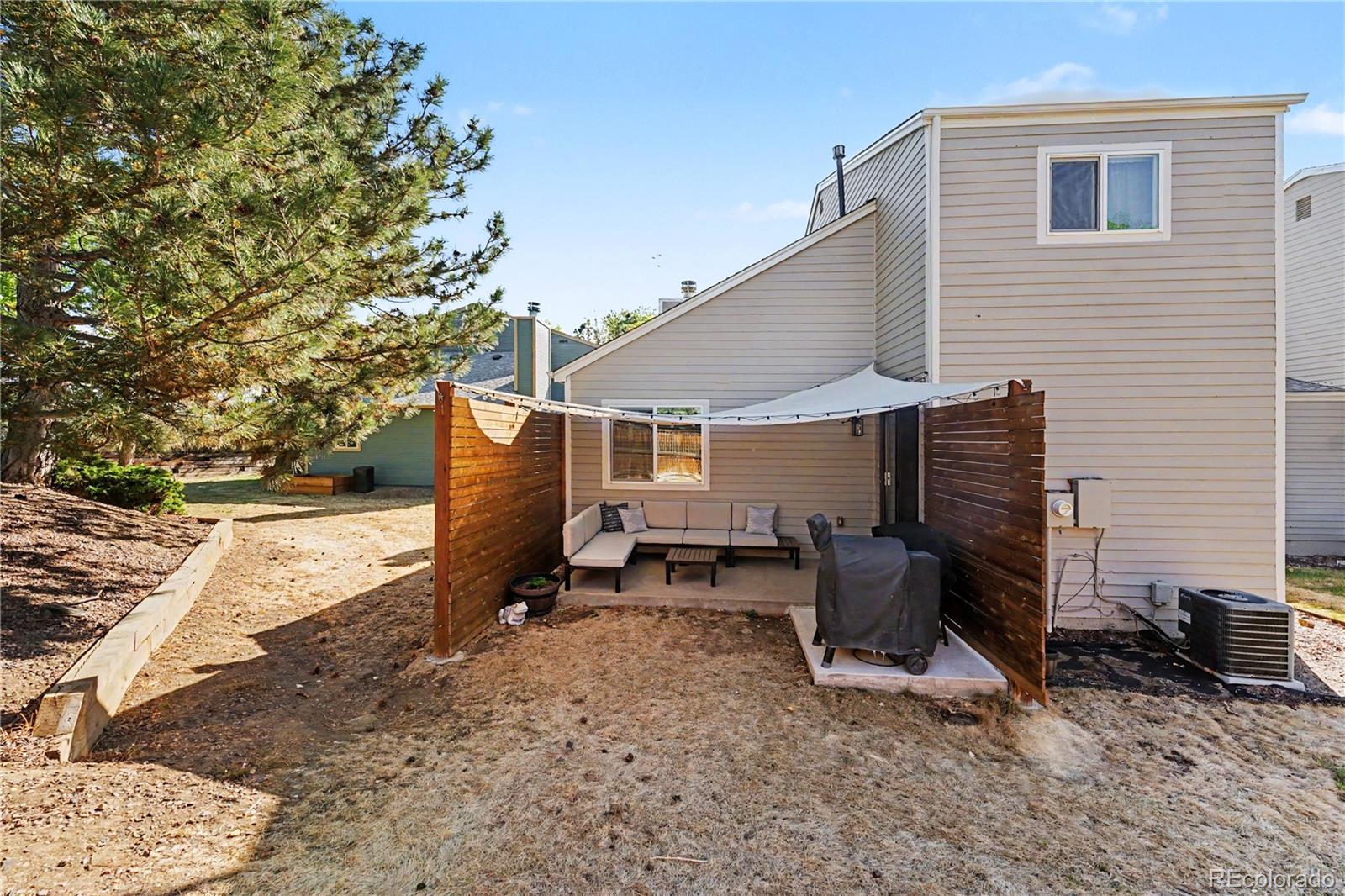 8975 W 89th Place