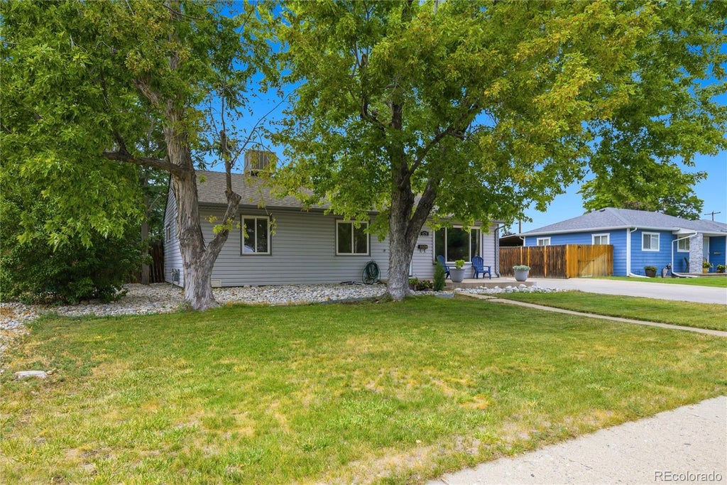 Photo of 479 S Harlan Street, Lakewood, CO 80226 (MLS # 8880130)