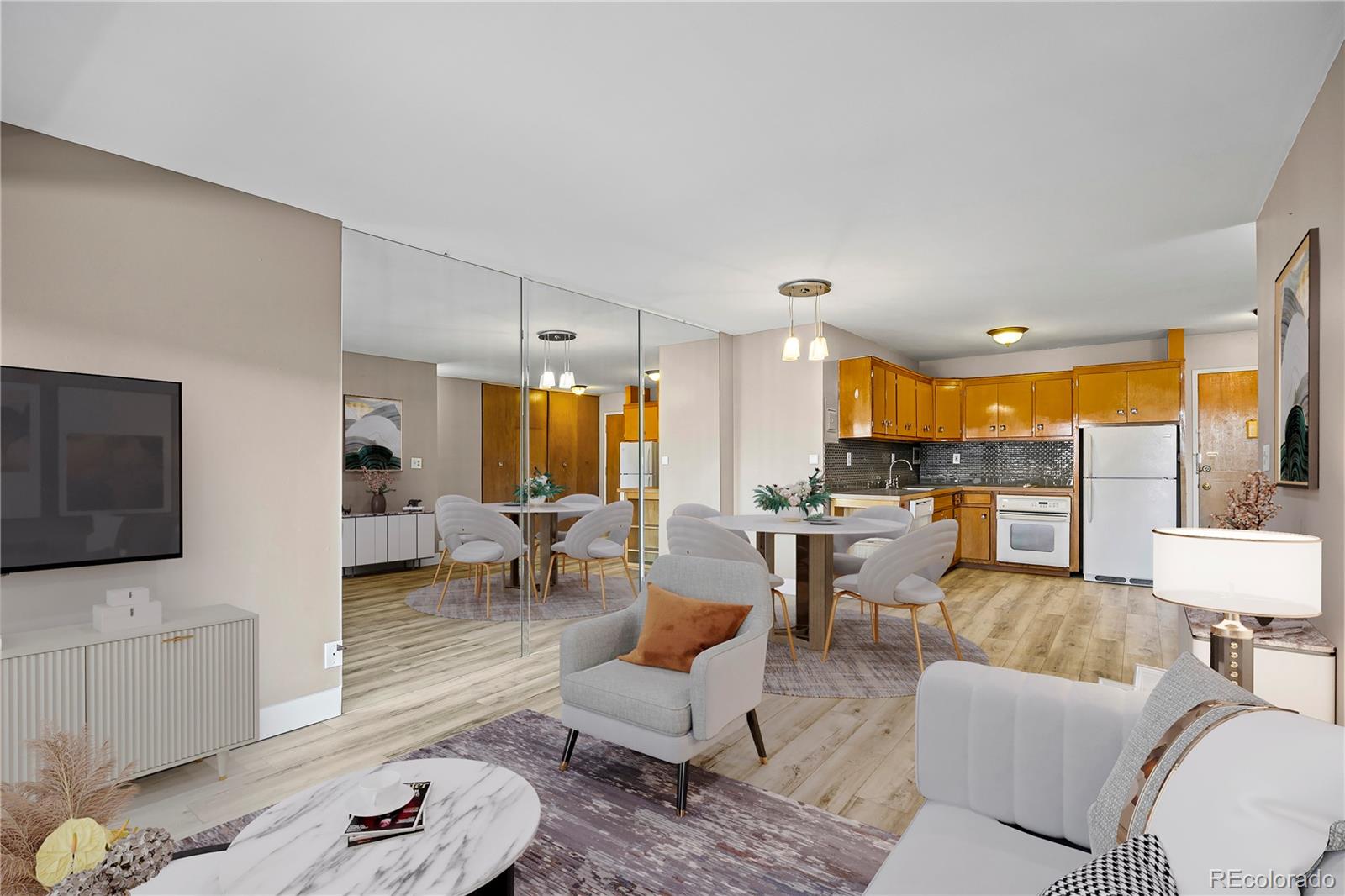 1121 Albion Street 305