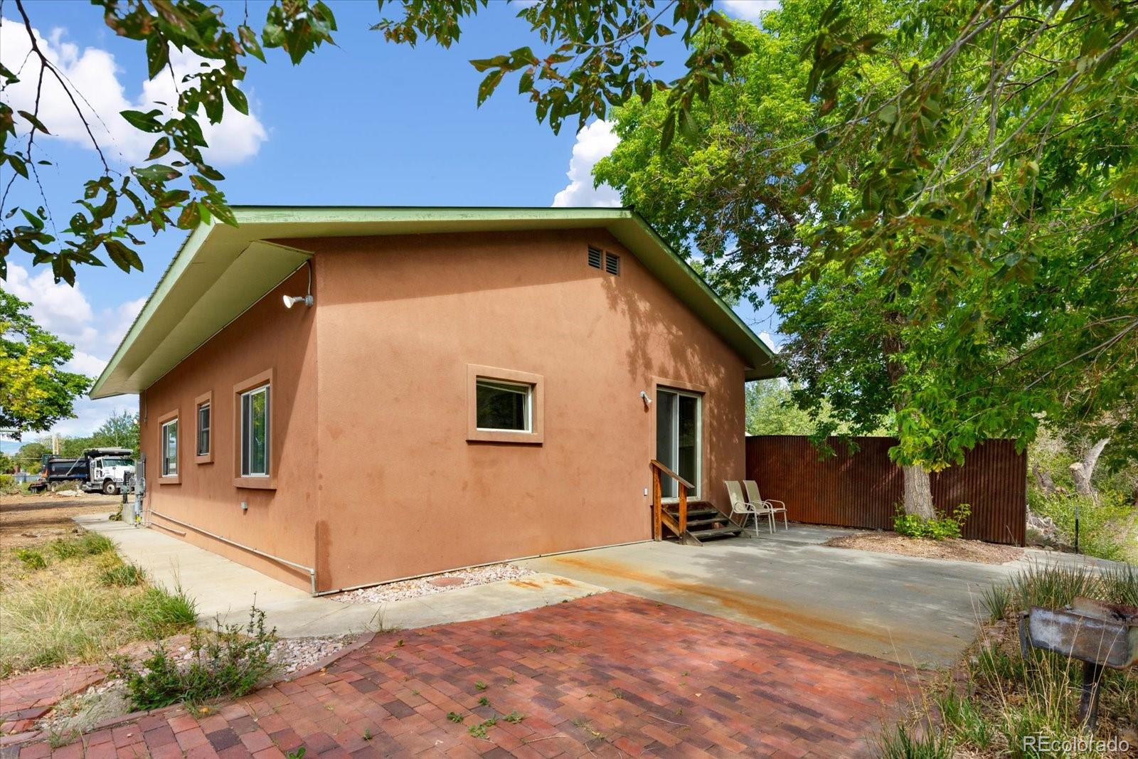 533 River Drive