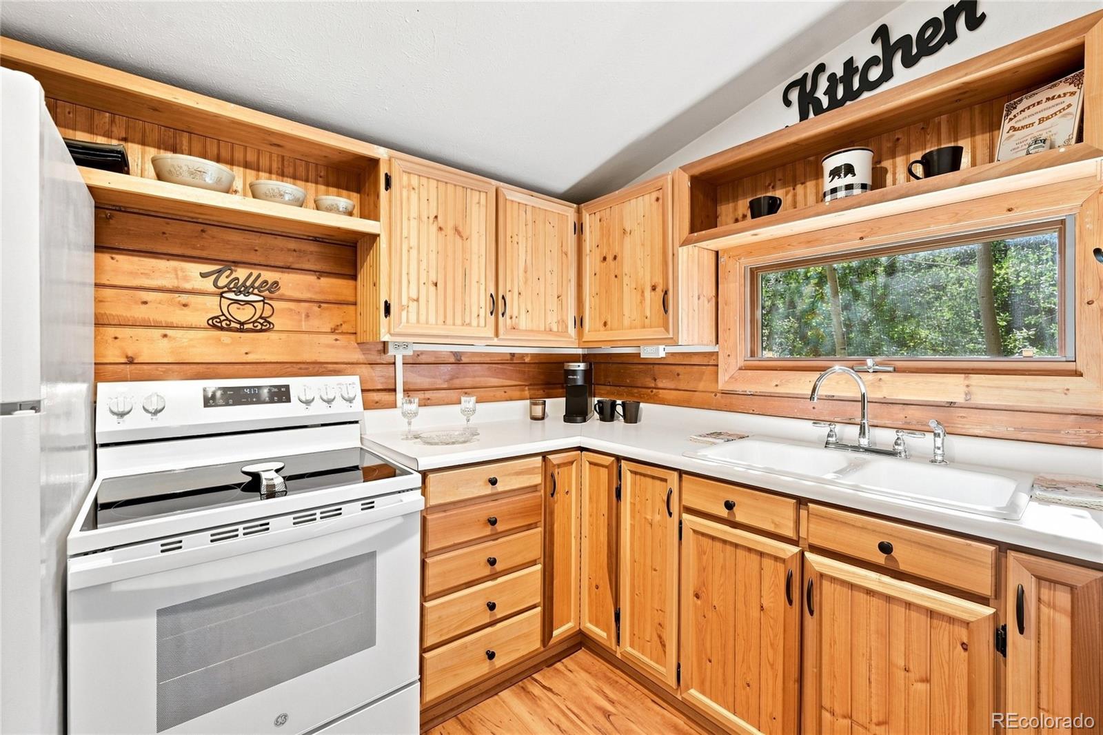 464 Long Trail Road