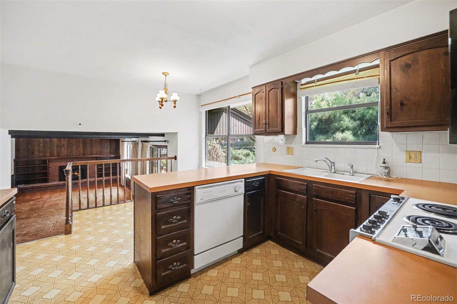 7555 S Madison Circle