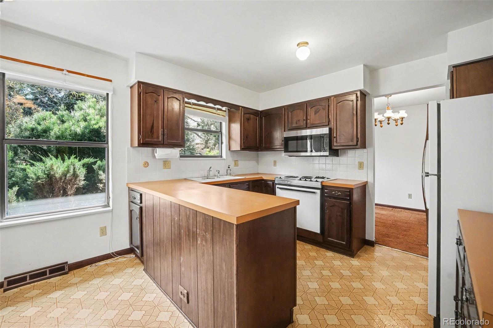 7555 S Madison Circle