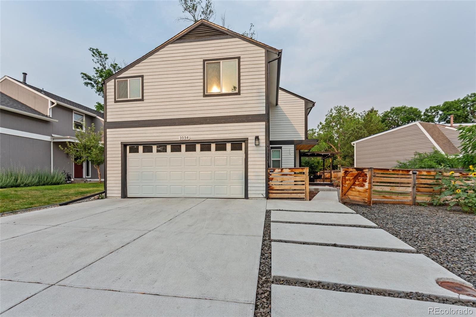 1034 W Peakview Circle