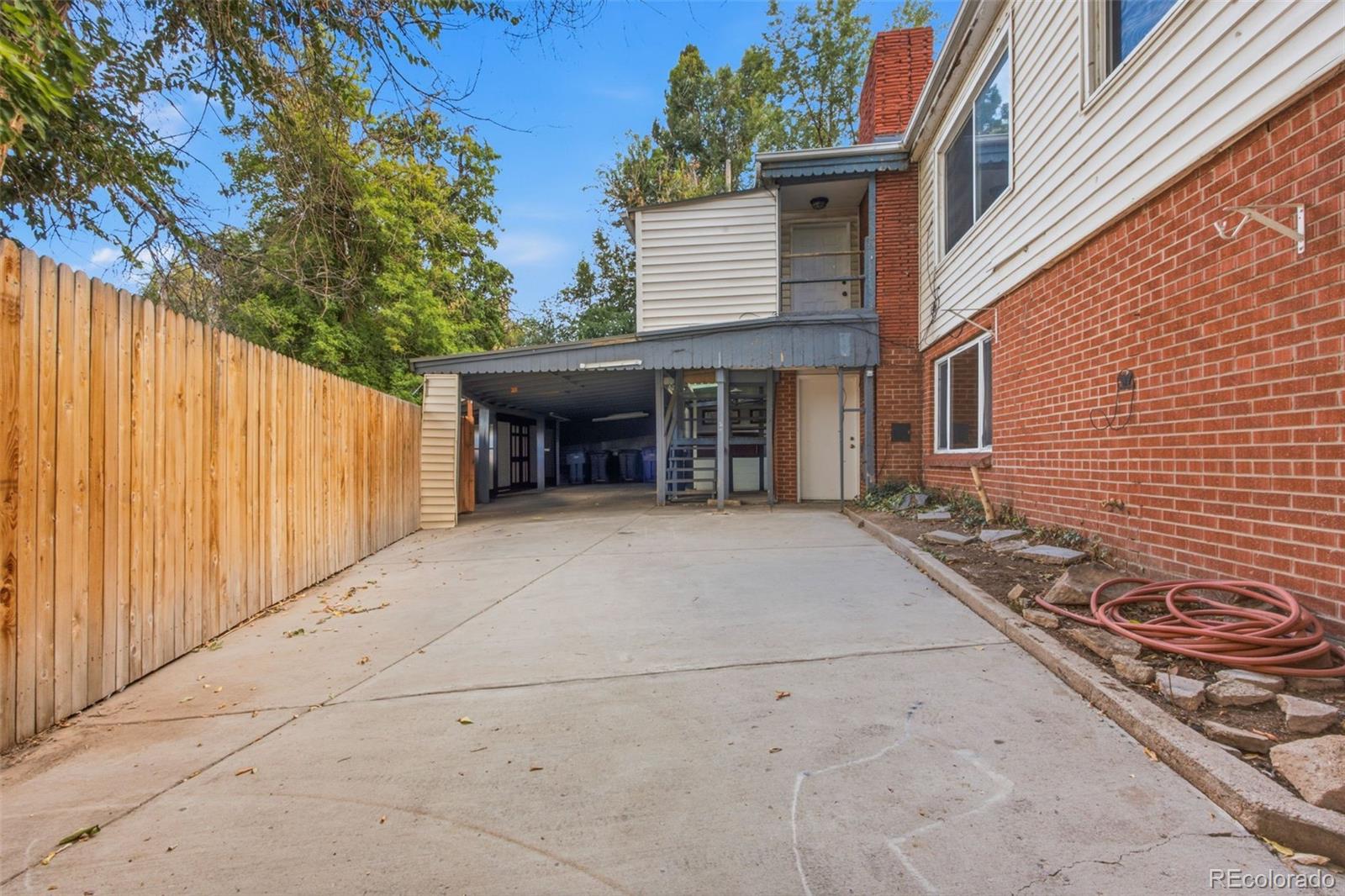 1468 W Dakota Avenue