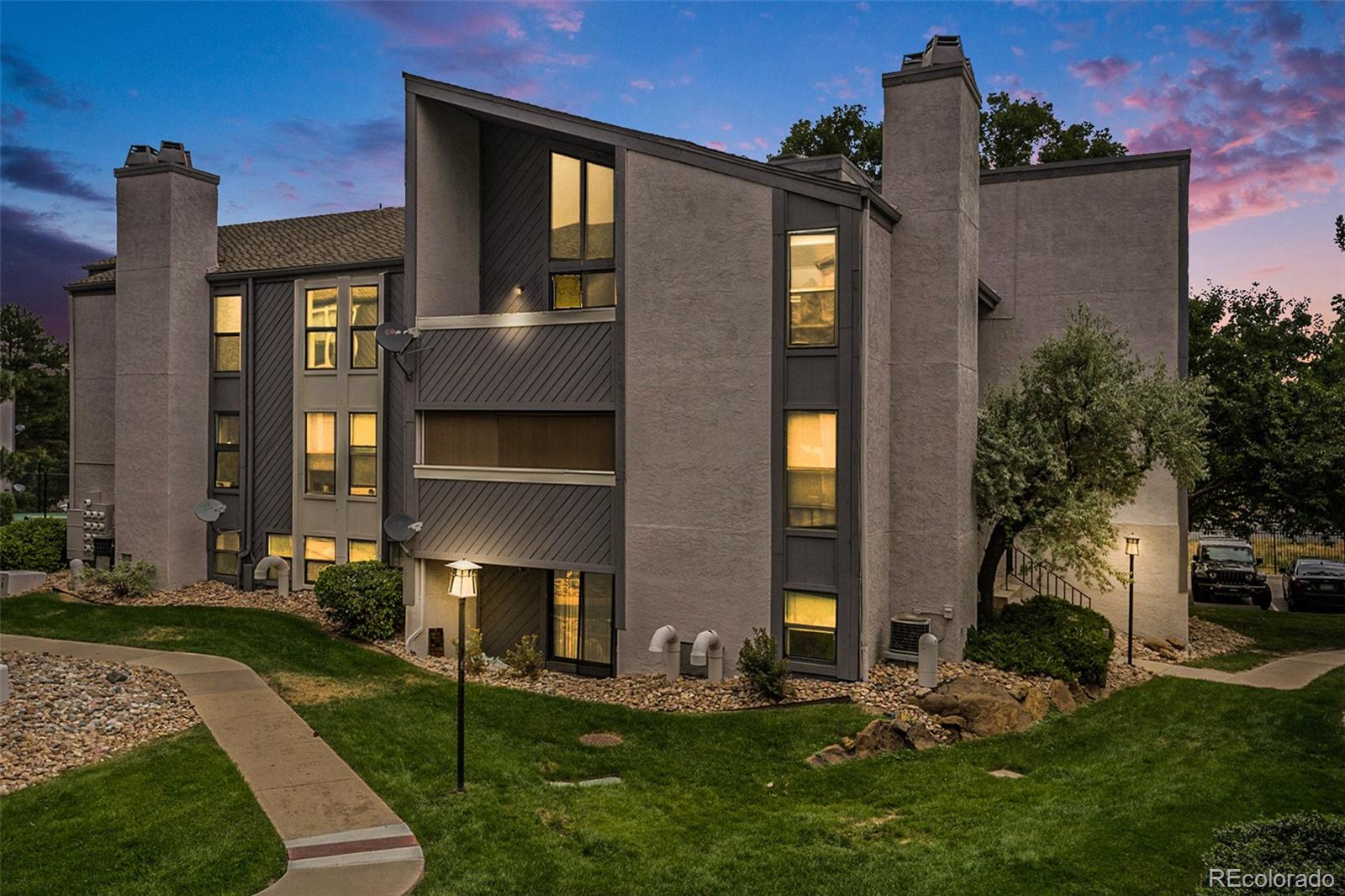 View Englewood, CO 80111 condo