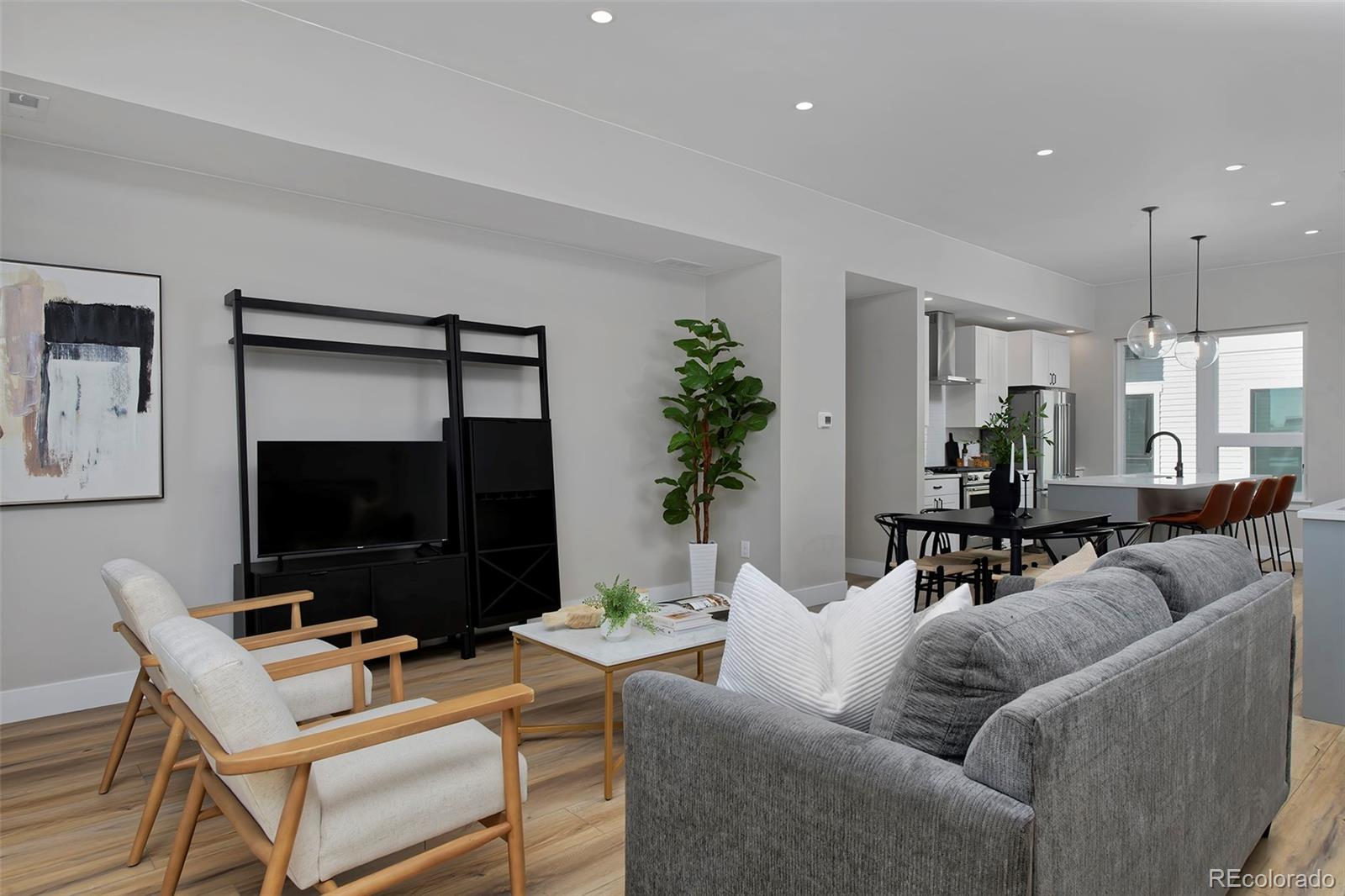 8280 E 36th Avenue 25