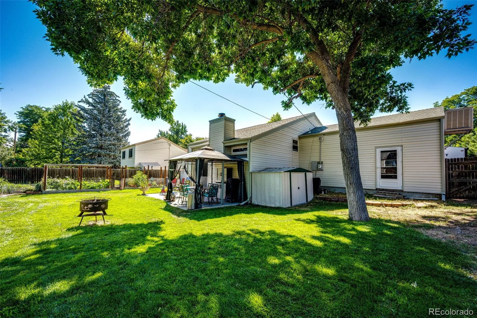 Lakewood, Colorado 80227, United States, 4 Bedrooms Bedrooms, ,2 BathroomsBathrooms,Residential,Active,190127