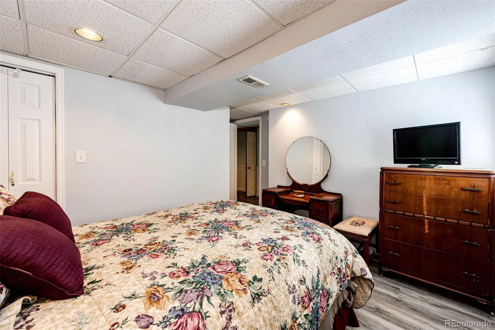 Lakewood, Colorado 80227, United States, 4 Bedrooms Bedrooms, ,2 BathroomsBathrooms,Residential,Active,190127