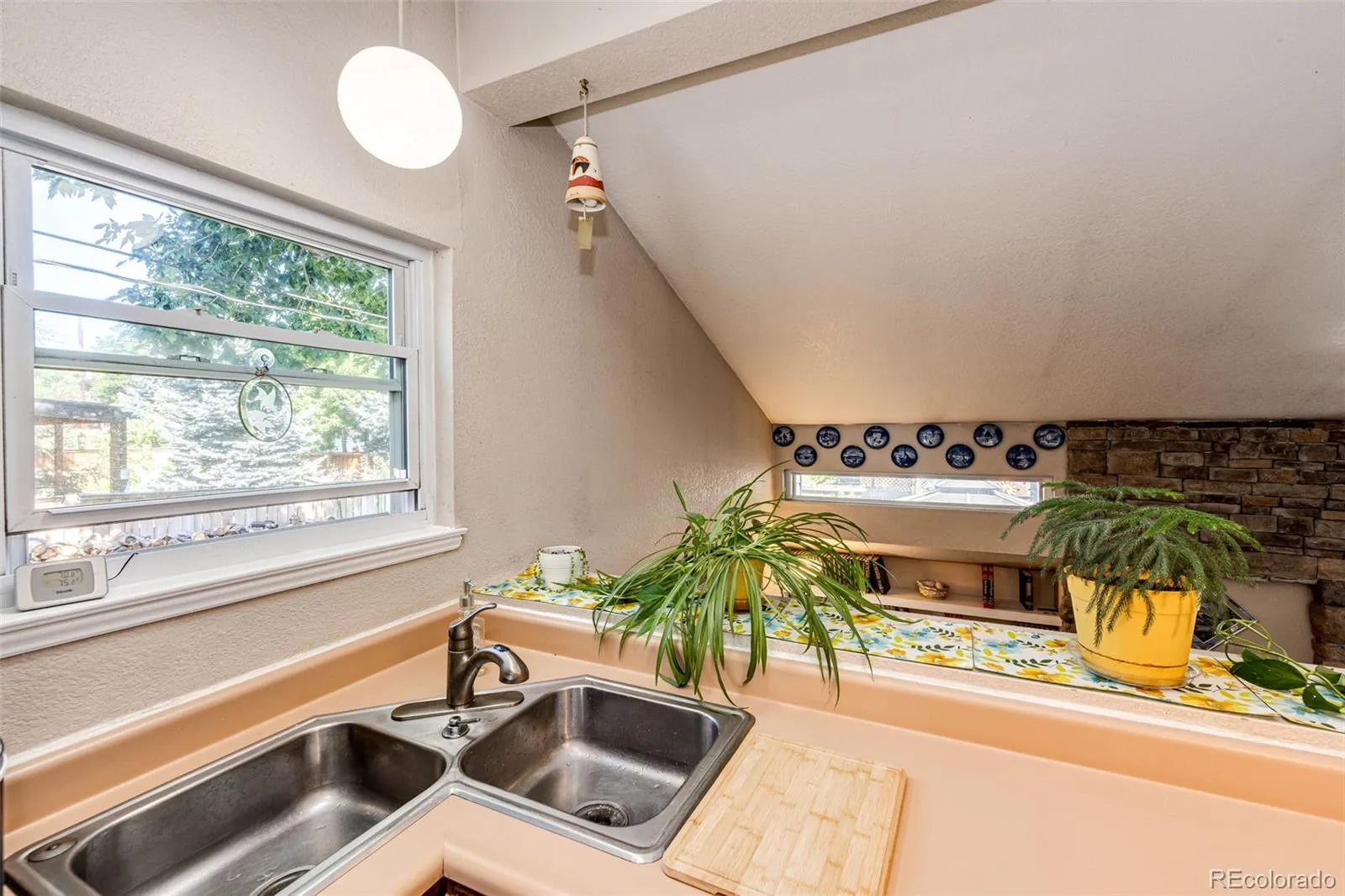 Lakewood, Colorado 80227, United States, 4 Bedrooms Bedrooms, ,2 BathroomsBathrooms,Residential,Active,190127