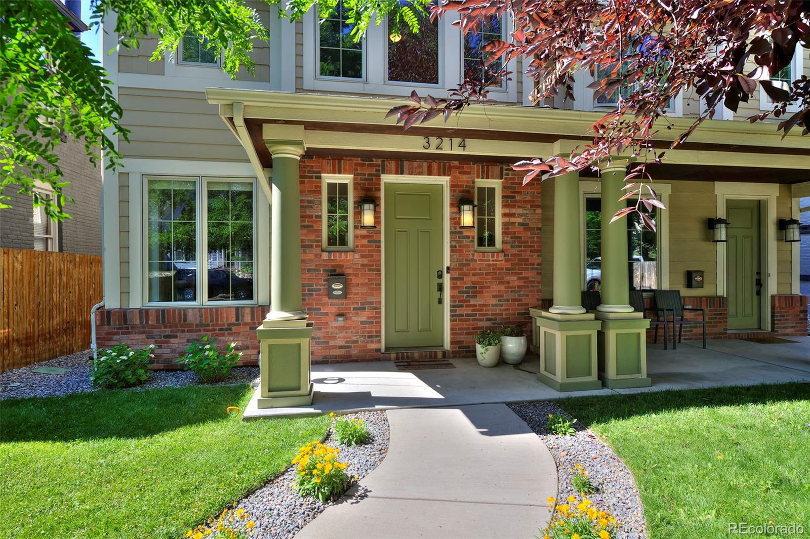 3214 W Hayward Place