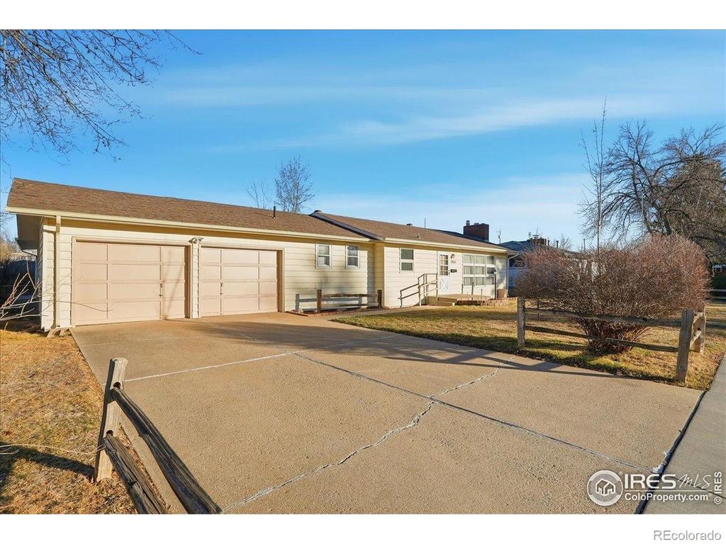 Photo of 2810 Lakecrest Place, Loveland, CO 80538 (MLS # IR1049611)