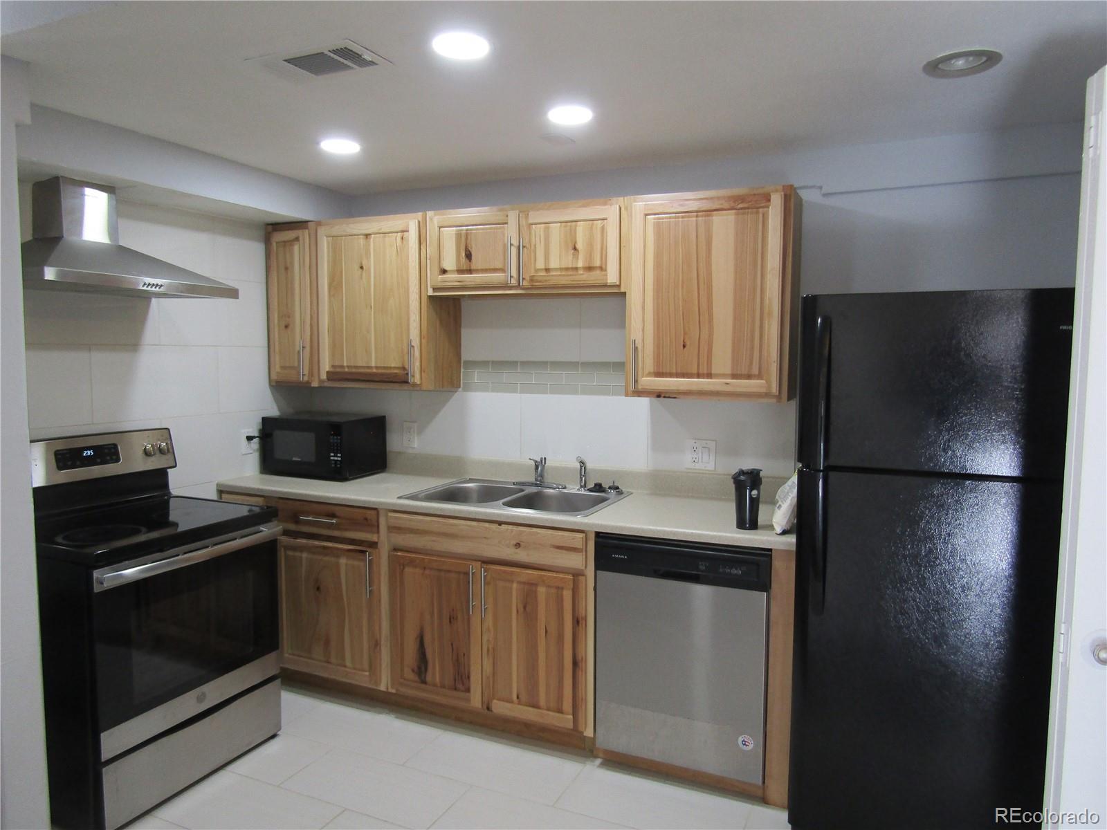 9725 E Harvard Avenue 346, Denver, CO, 80231 3 9725 E Harvard Avenue 346