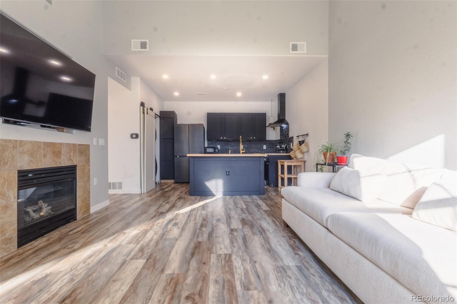 16332 E Fremont Avenue 11