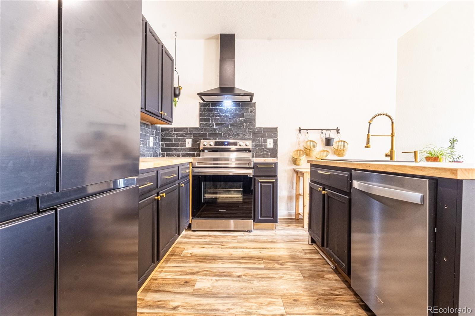 16332 E Fremont Avenue 11