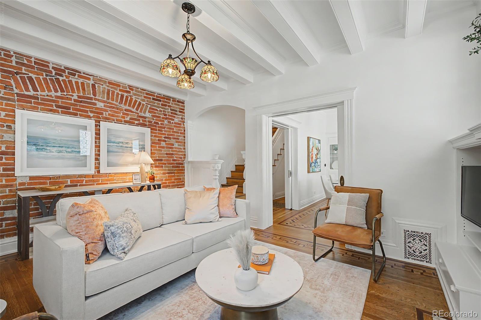 1237 Pearl Street