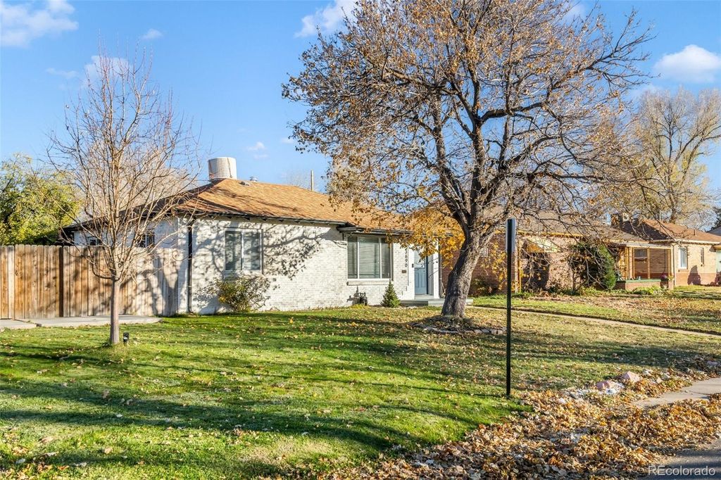 Photo of 3690 Olive Street, Denver, CO 80207 (MLS # 8362037)