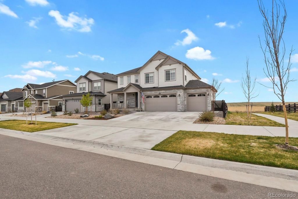 Photo of 208 S Waterloo Street, Aurora, CO 80018 (MLS # 6636714)