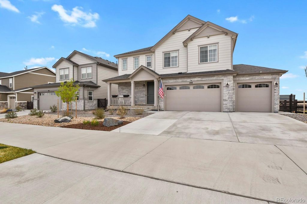 Photo of 208 S Waterloo Street, Aurora, CO 80018 (MLS # 6636714)