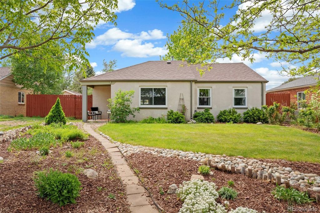 Photo of 2965 Ivy Street, Denver, CO 80207 (MLS # 3169847)