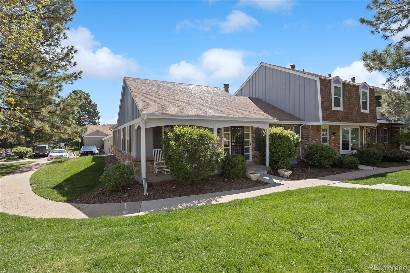 2608 E Fremont Place