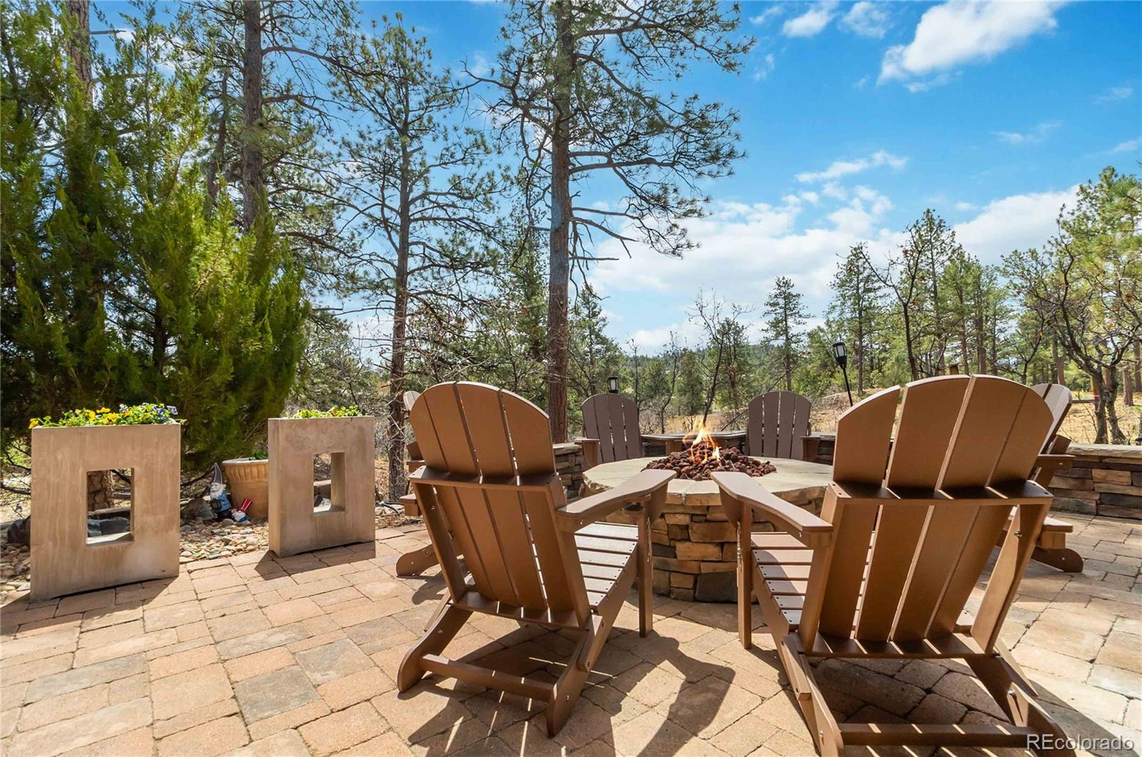 1600 Knotty Pine Way