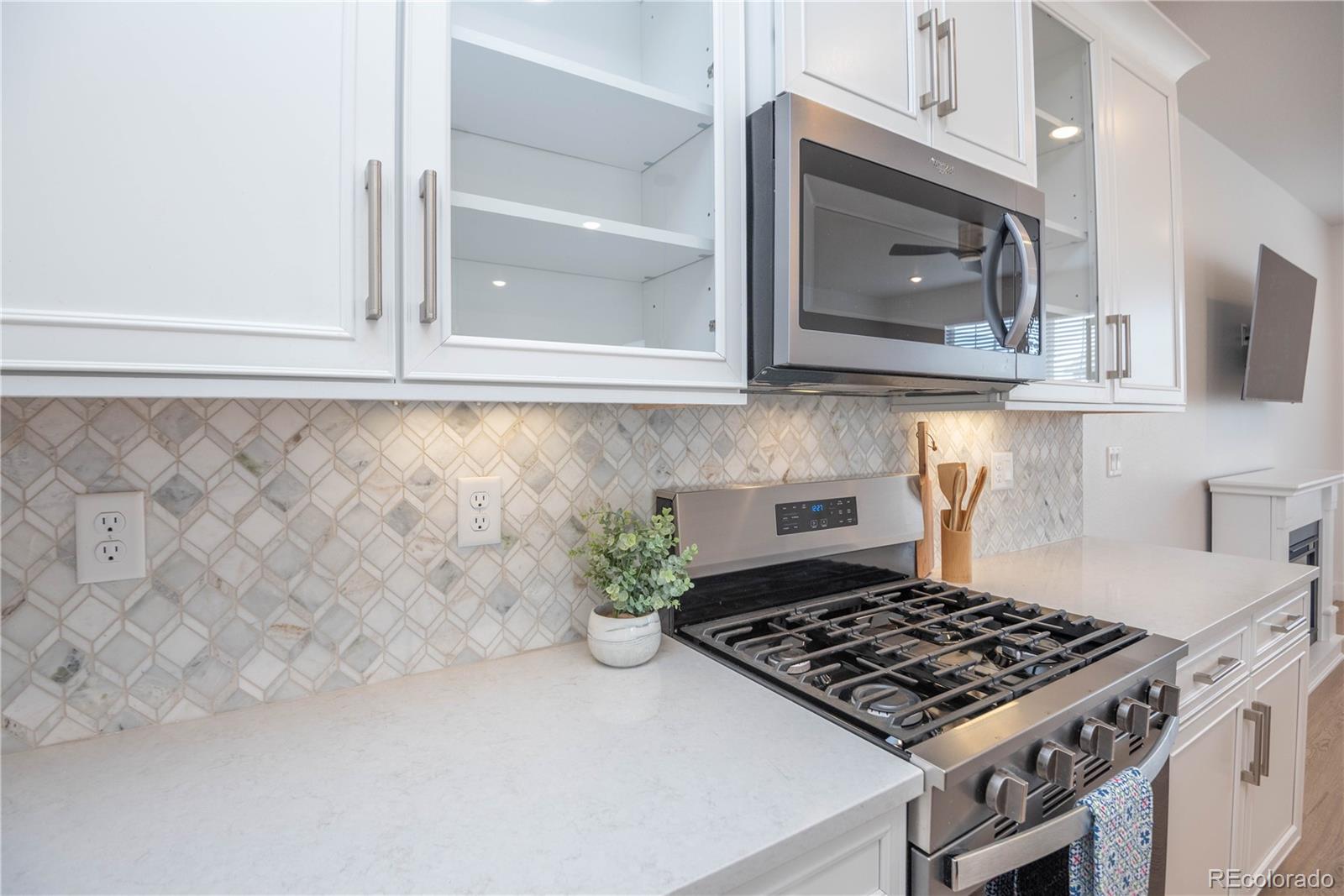 9728 Middle Peak Street