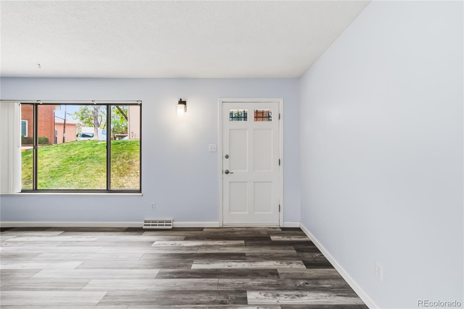 12516 W Virginia Avenue