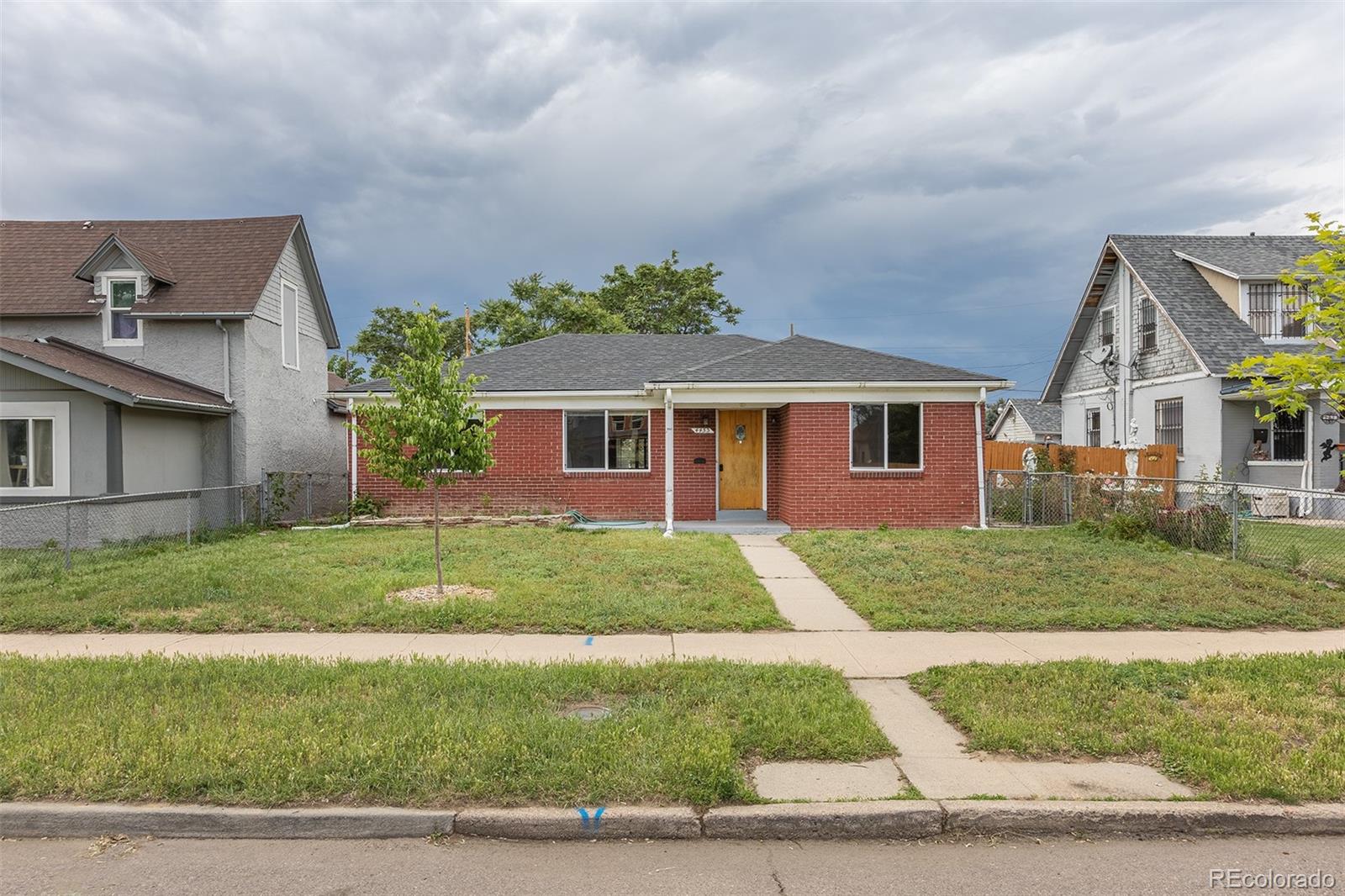 4453 Fillmore Street, Denver, CO, 80216 2 4453 Fillmore Street