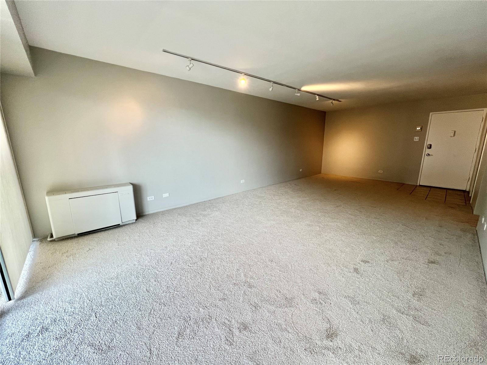 888 N Logan Street 6I