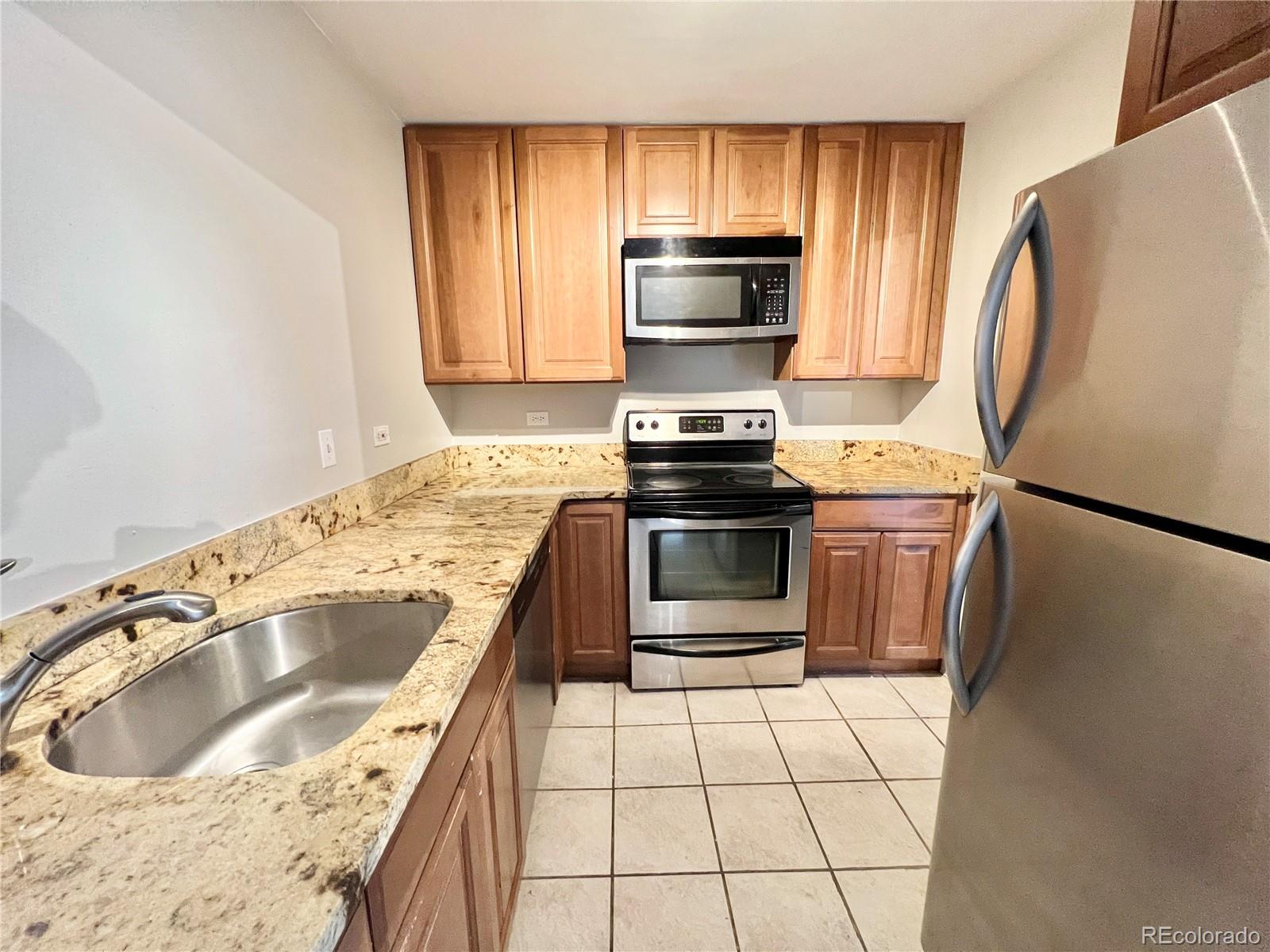 888 N Logan Street 6I