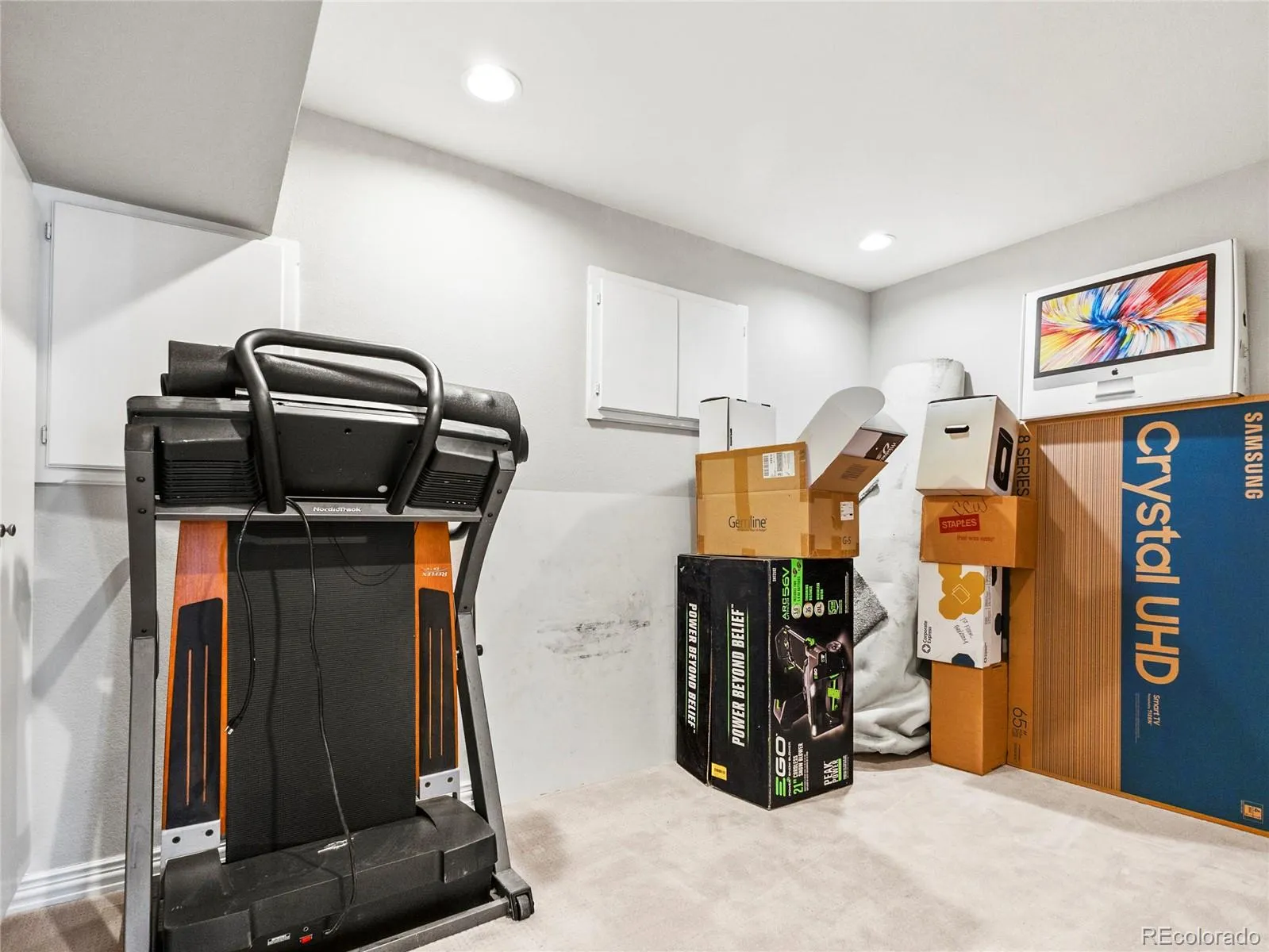 Golden, Colorado 80401, United States, 5 Bedrooms Bedrooms, ,5 BathroomsBathrooms,Residential,Active,82306