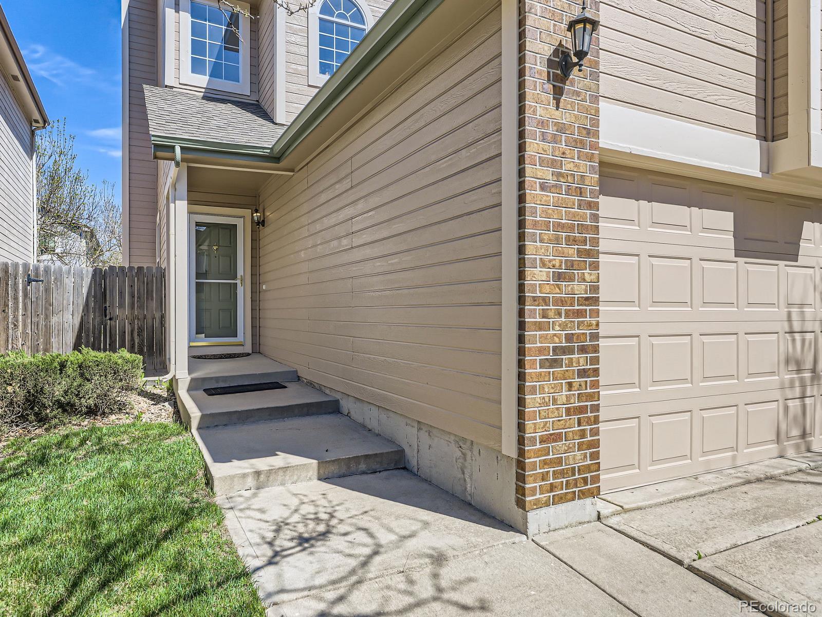 2216 S Nile Court