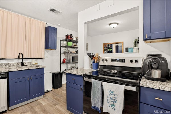 311 W LEHOW AVE APT 3, ENGLEWOOD, CO 80110 - Image ba9489f9a143bfa87a691dfaef08bebb/4039388062