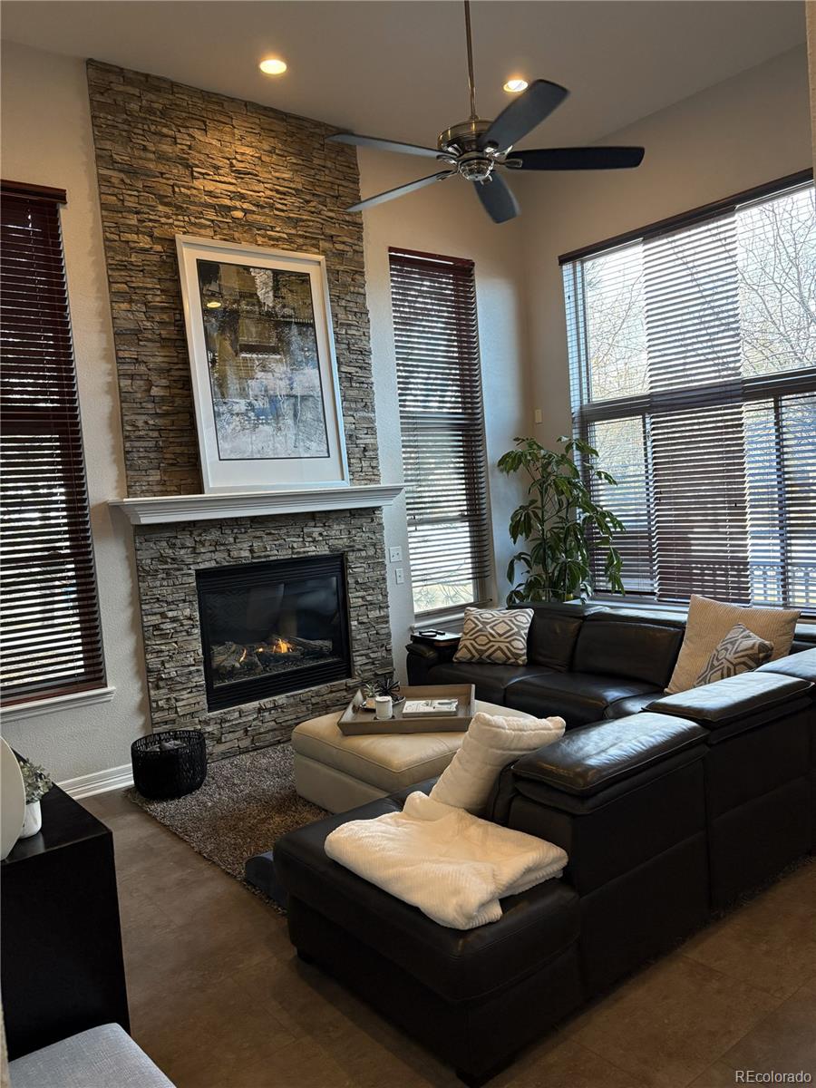 10158 Ridgegate Circle