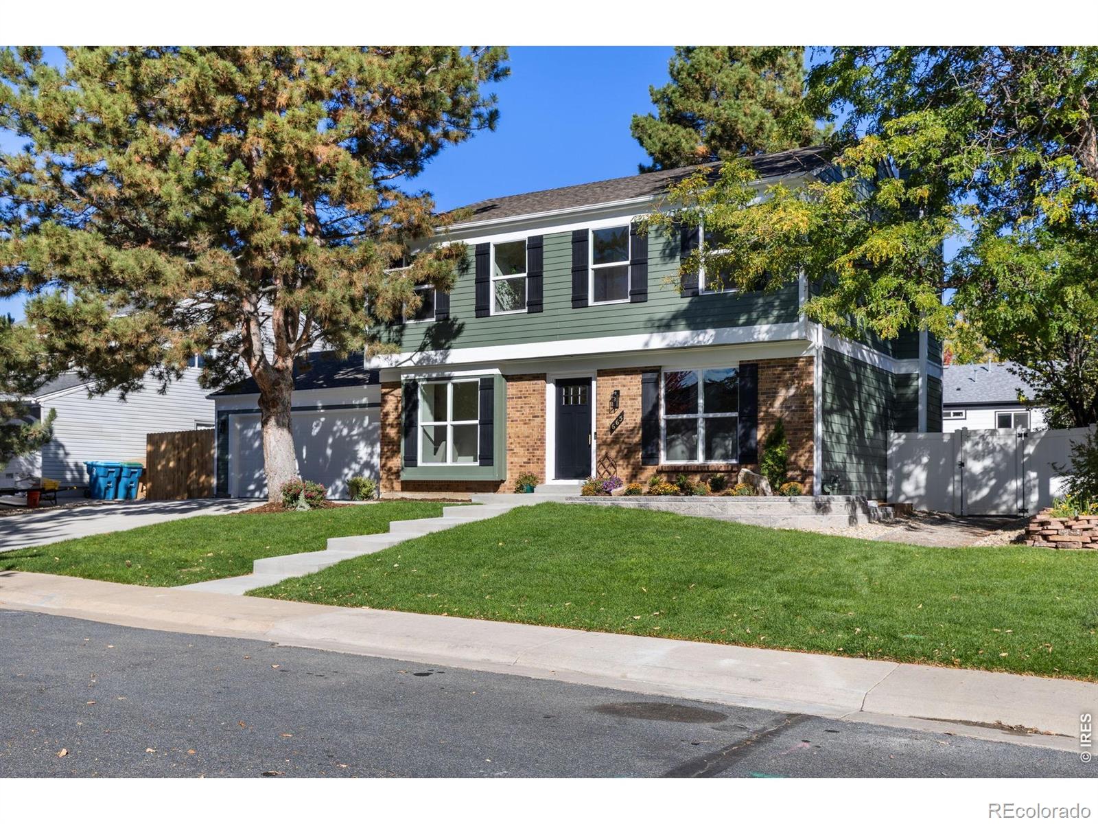 665 W Juniper Court