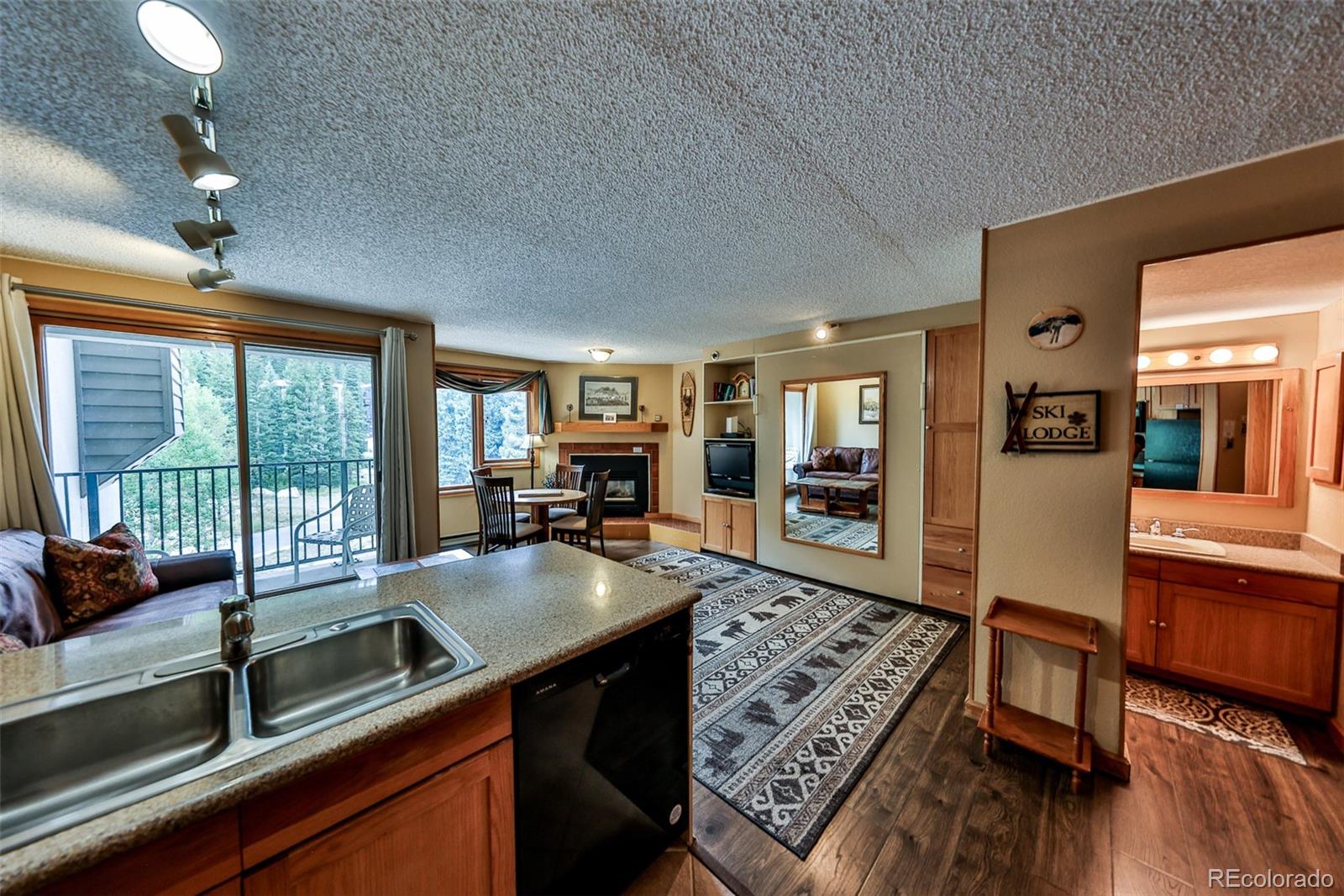 313 Iron Horse Way C3063