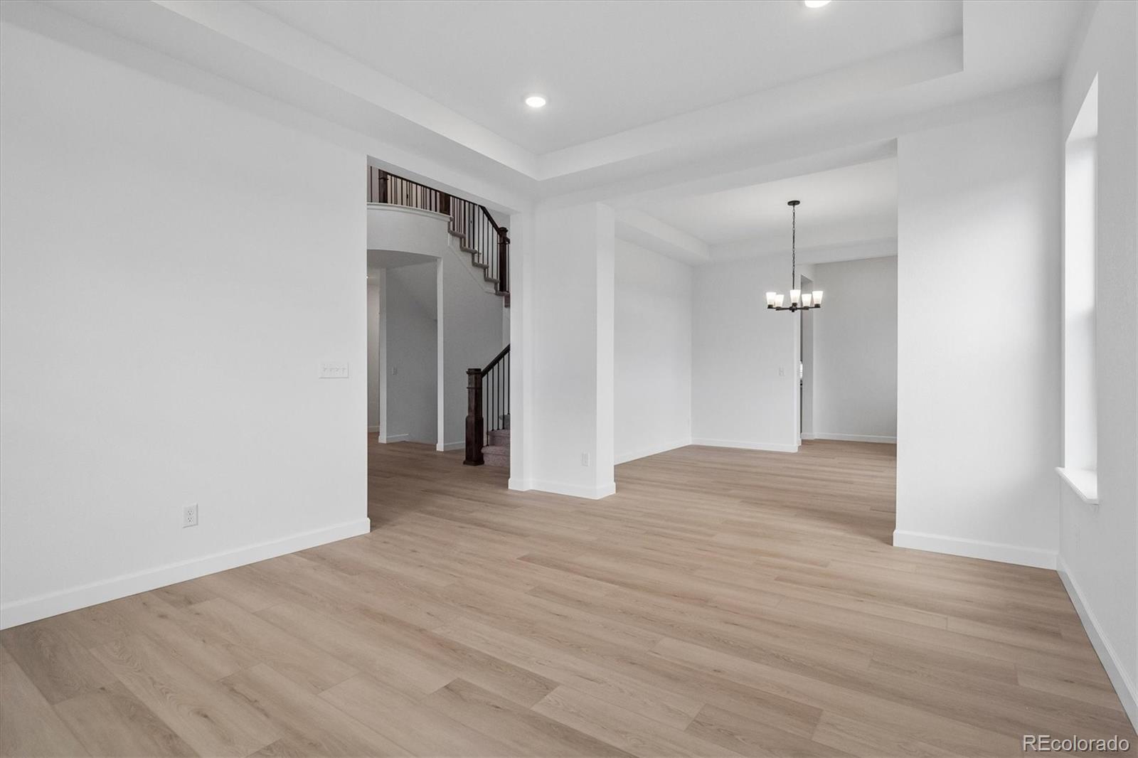 1715 Green Fern Point